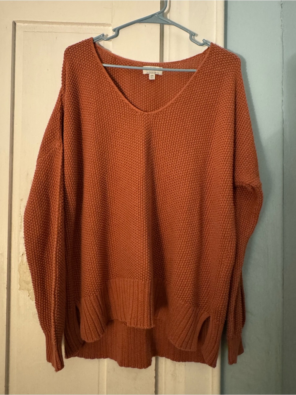 Lucky Brand V Neck Rust / Salmon Women’s M Sweater